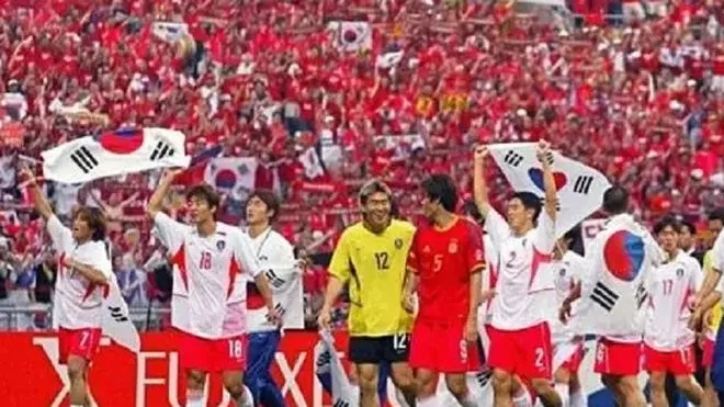 充满悬念和