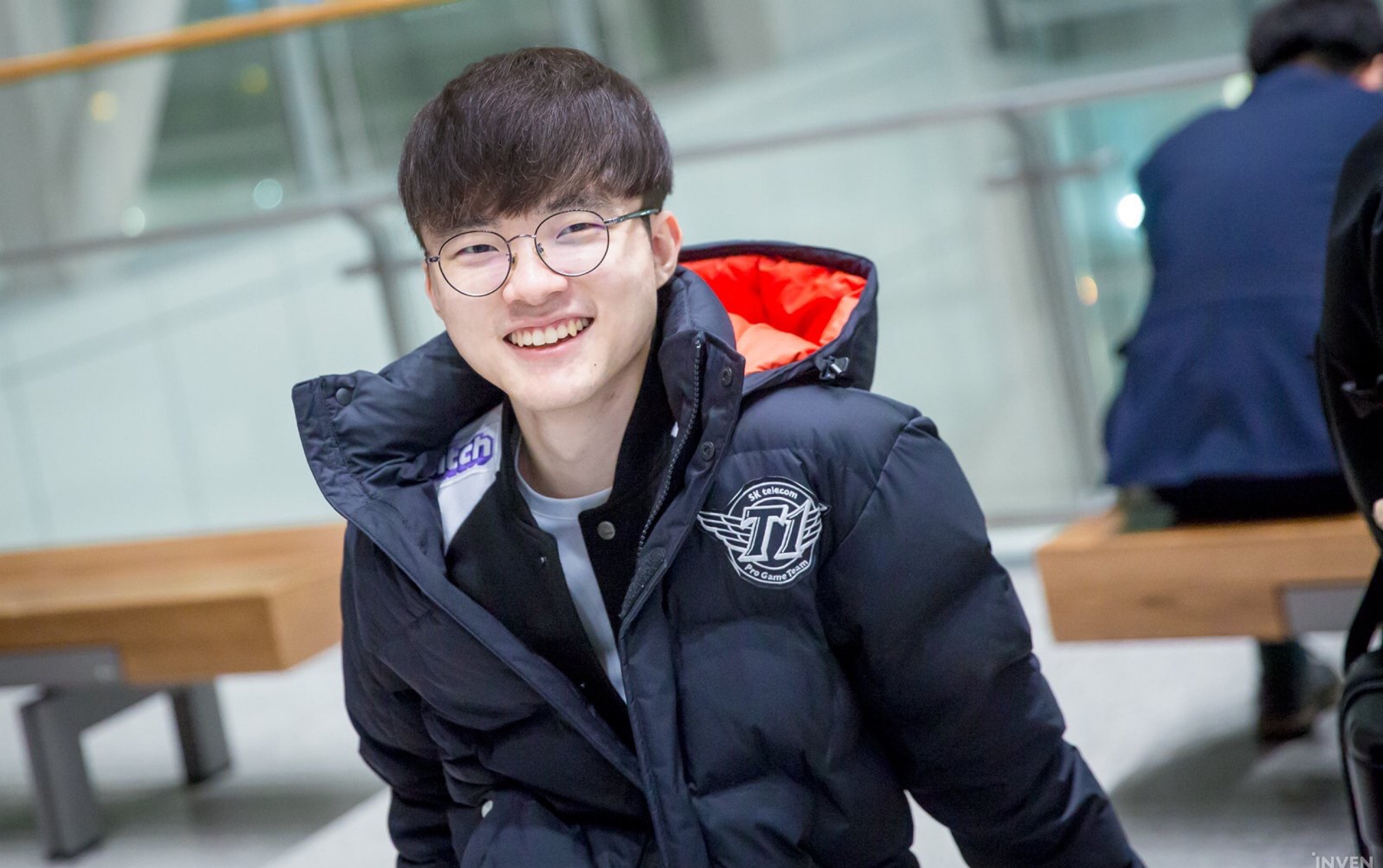 野手在追球 野手在追球