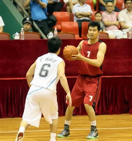 本文核心聚 本文核心聚